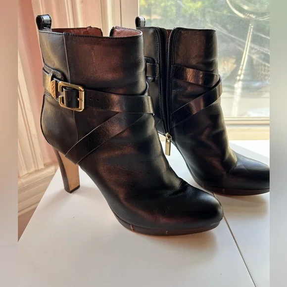 Louise et Cie ‘Labradora’ Boot- size 8.5 - Picture 3 of 11